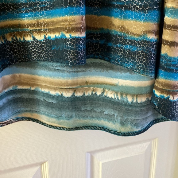 Beautiful tunic length sleeveless blouse - XL - Picture 3 of 7